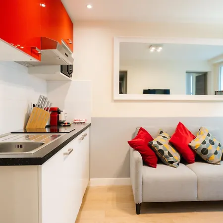 Stunning Modern Red Near Bastille-marais Paris